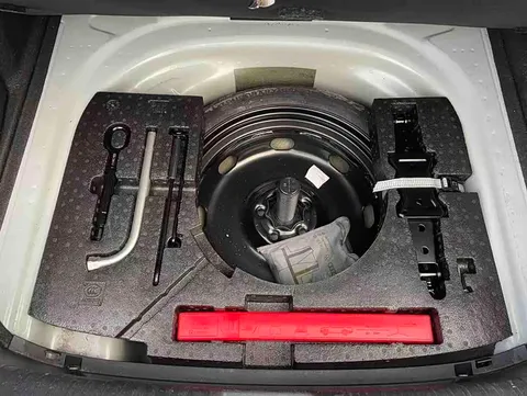 Volkswagen Sagitar, миниатюра 20
