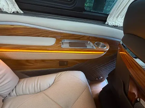 Mercedes-Benz V, миниатюра 8