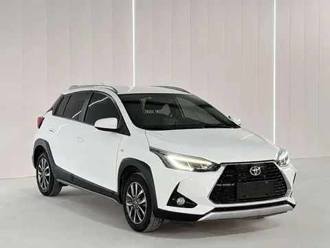 Toyota Yaris, фото 1