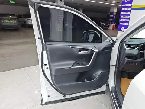 Toyota RAV4, миниатюра 7