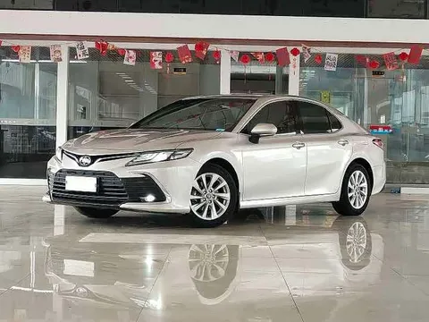 Toyota Camry, фото 1