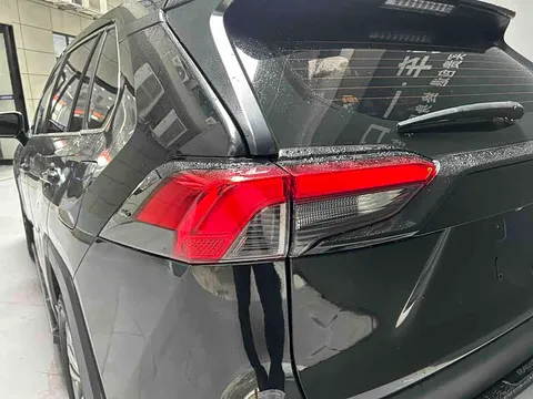 Toyota RAV4, миниатюра 2