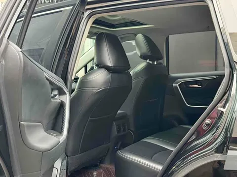 Toyota RAV4, миниатюра 8