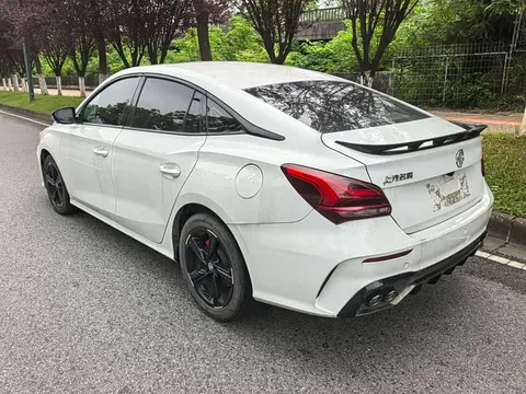 MG MG5, миниатюра 6