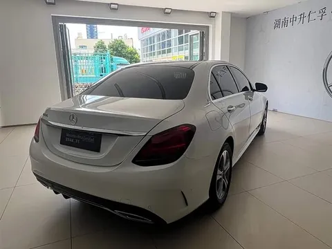 Mercedes-Benz C-Class, миниатюра 13