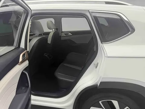 Volkswagen Tharu, миниатюра 11