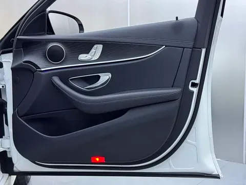 Mercedes-Benz E, миниатюра 24