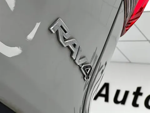 Toyota RAV4, миниатюра 13