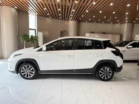 Toyota Yaris, миниатюра 2