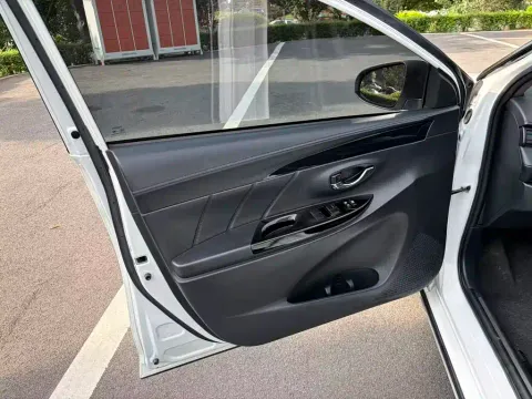 Toyota YARiS L, миниатюра 18