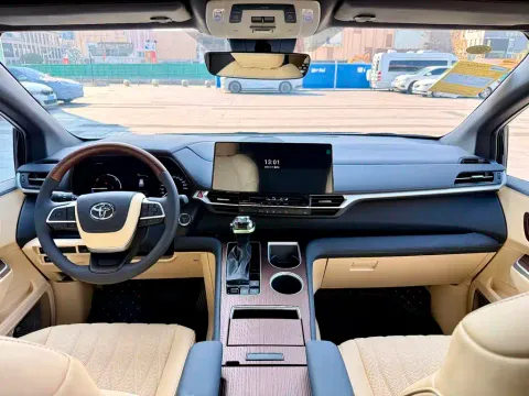 Toyota Sienna, миниатюра 5