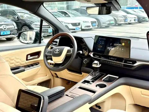 Toyota Sienna, миниатюра 6