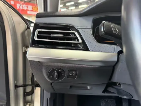 Volkswagen Lavida, миниатюра 6