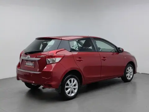 Toyota YARiS L, миниатюра 2