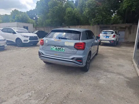 Audi Q2L e-tron, миниатюра 6