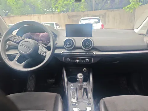 Audi Q2L e-tron, миниатюра 11