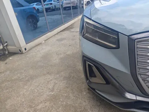 Audi Q2L e-tron, миниатюра 13