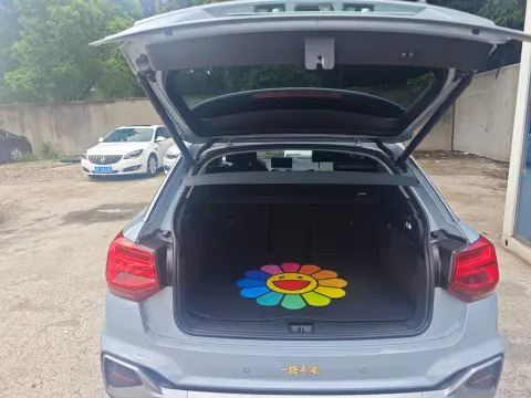 Audi Q2L e-tron, миниатюра 14