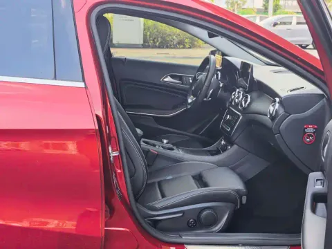 Mercedes-Benz GLA, миниатюра 12