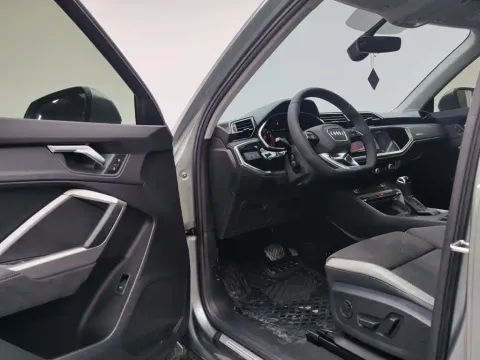 Audi Q3, миниатюра 12