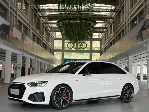 Audi A4L, фото 1
