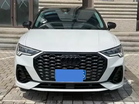 Audi Q3 Sportback, фото 1