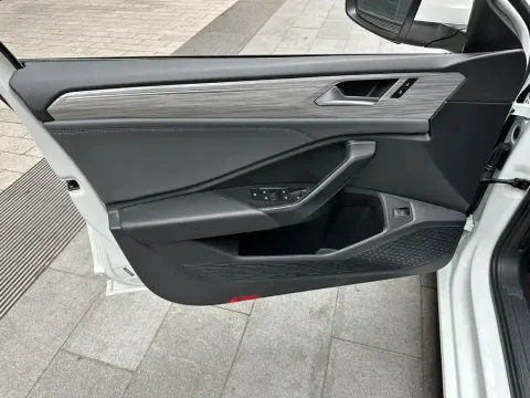 Volkswagen Sagitar, миниатюра 6