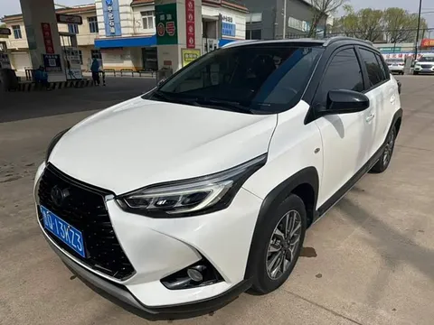 Toyota Yaris, фото 1