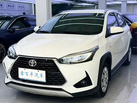Toyota Yaris, фото 1