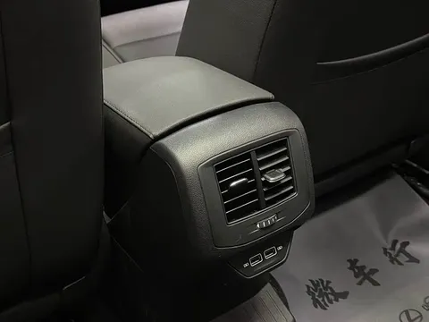 Volkswagen T-ROC, миниатюра 20