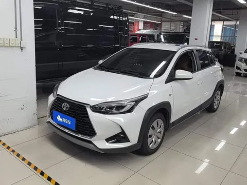 Toyota Yaris, фото 1