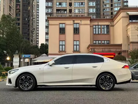 BMW 5, миниатюра 16