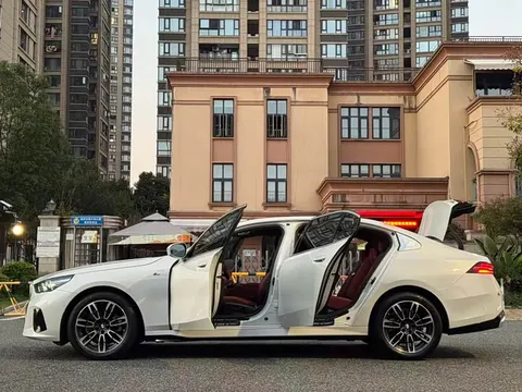 BMW 5, миниатюра 17
