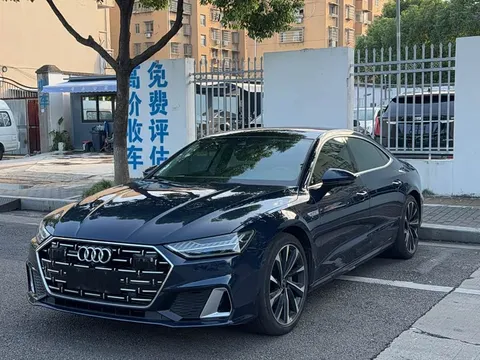 Audi A7L, фото 1