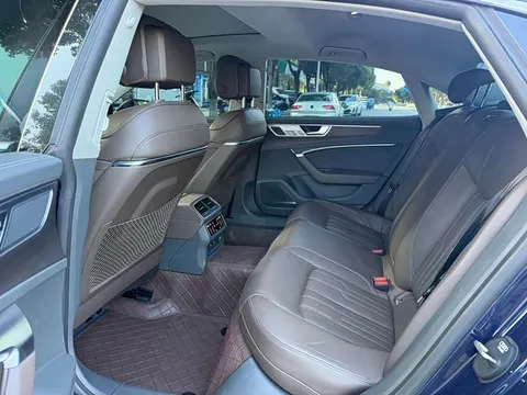 Audi A7L, миниатюра 6