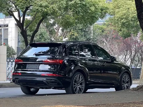 Audi Q7, миниатюра 5