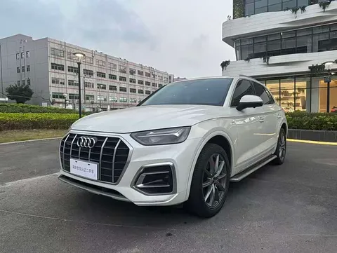 Audi Q5L, фото 1