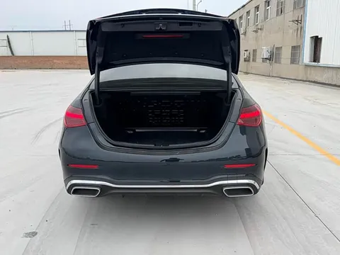 Mercedes-Benz C-Class, миниатюра 13