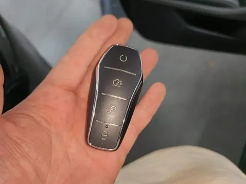 BYD L, миниатюра 8