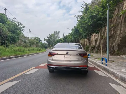 Volkswagen Sagitar, миниатюра 8