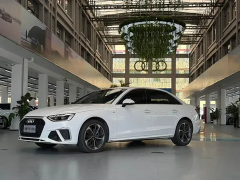 Audi A4L, фото 1